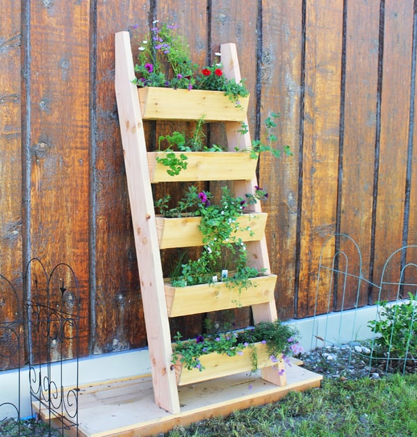 Cedar Vertical Tiered Ladder Garden Planter | Ana White