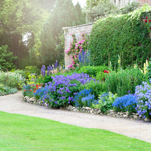 30 Best Garden Edging Ideas for Landscaping at All Budgets